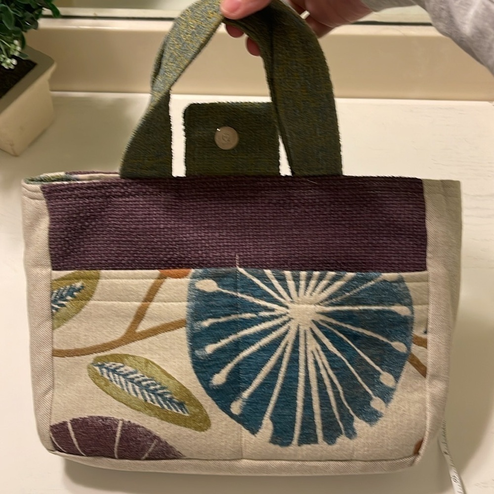 Cute fall tote. Kindred Spirit Style. - Picture 6 of 6